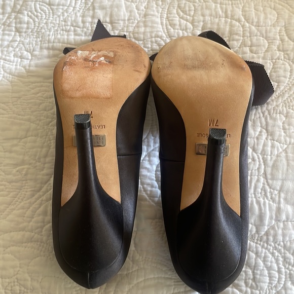 Badgley Mischka brown satin pumps with grosgrain ribbon bow. - Picture 6 of 8